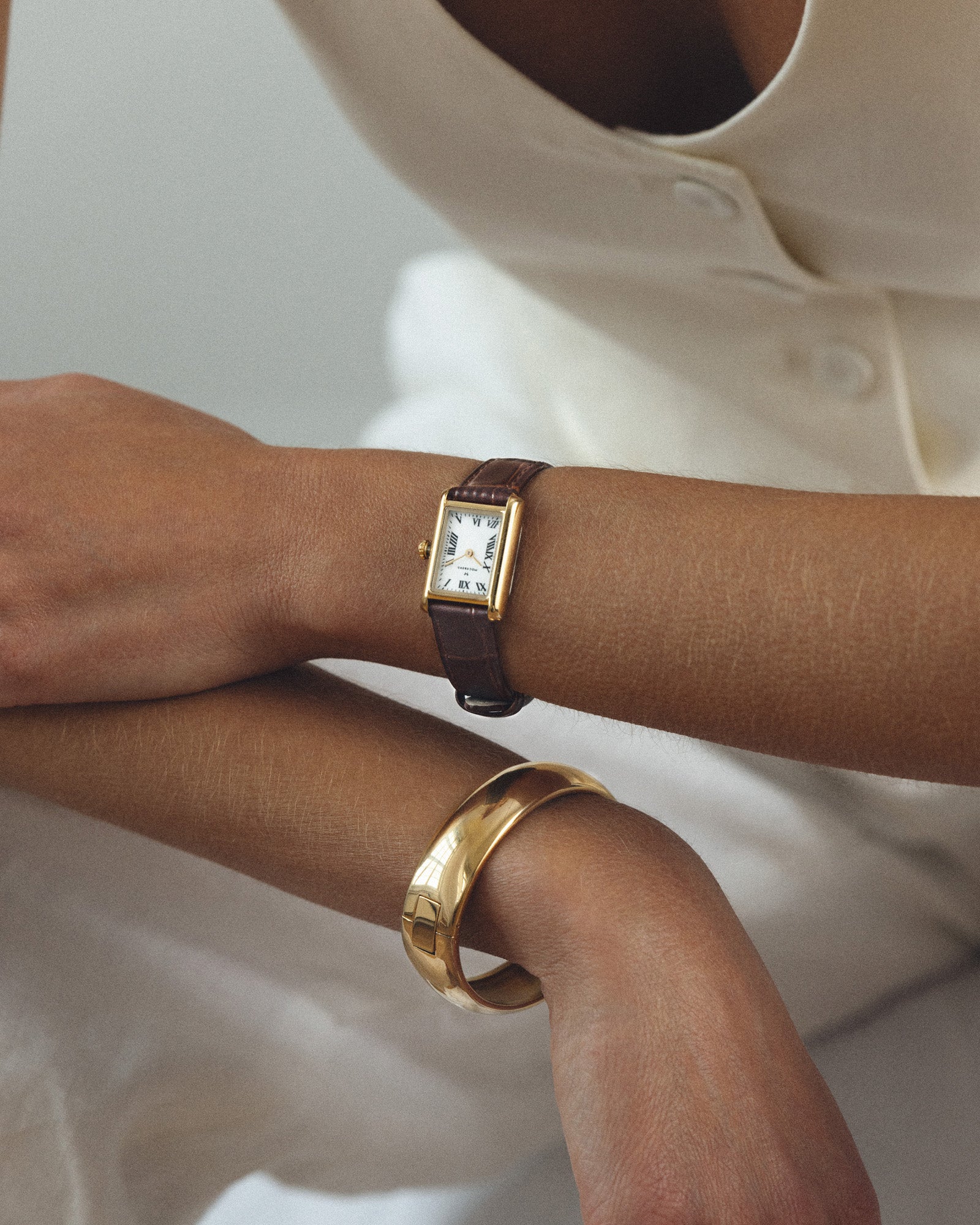 Timeless Brown Leather Watch - Image 3